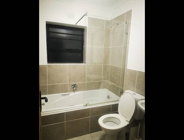 2 BEDROOM APARTMENT TO LET IN PARKLANDS EAST
